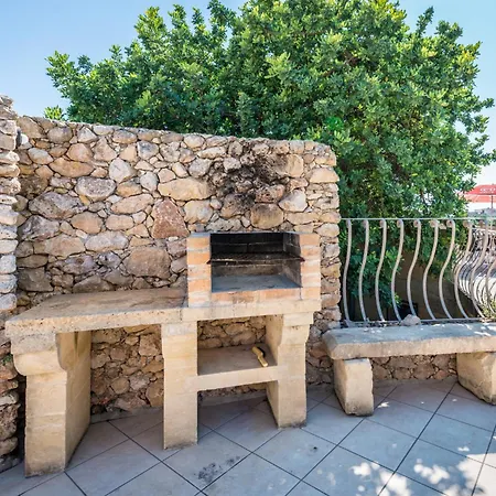 3 Bedroom Holiday With Private Pool And Views