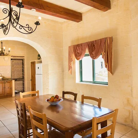 Ferienhaus 3 Bedroom Holiday With Private Pool And Views Nadur